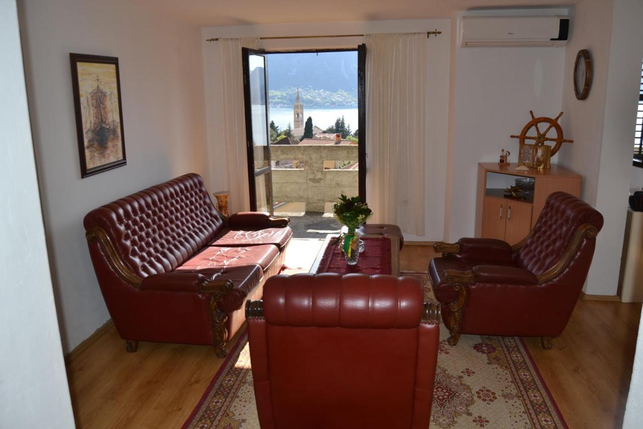Apartments Dobrisa Kotor Exteriör bild