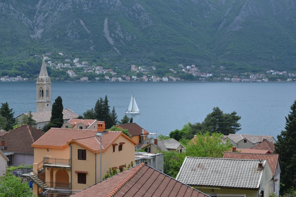 Apartments Dobrisa Kotor Exteriör bild
