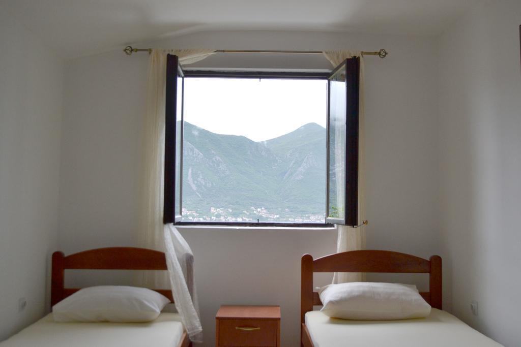 Apartments Dobrisa Kotor Exteriör bild