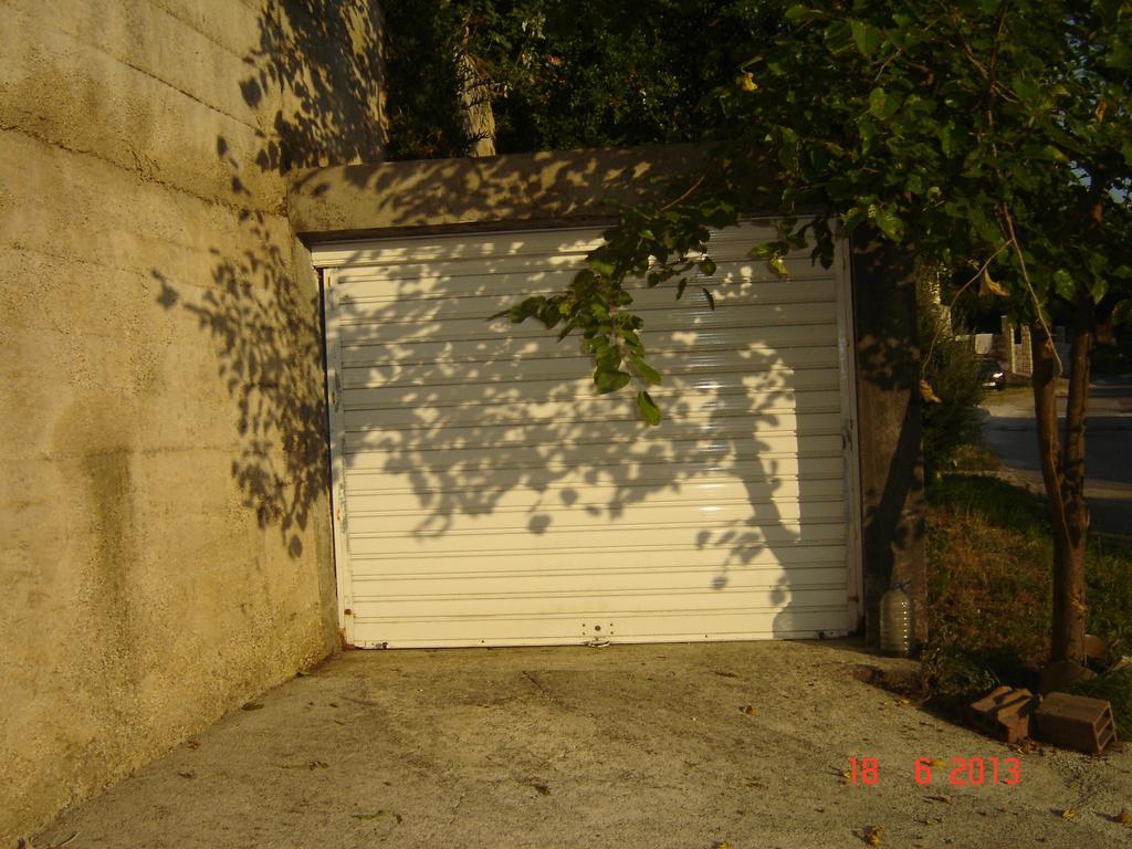 Apartments Dobrisa Kotor Exteriör bild