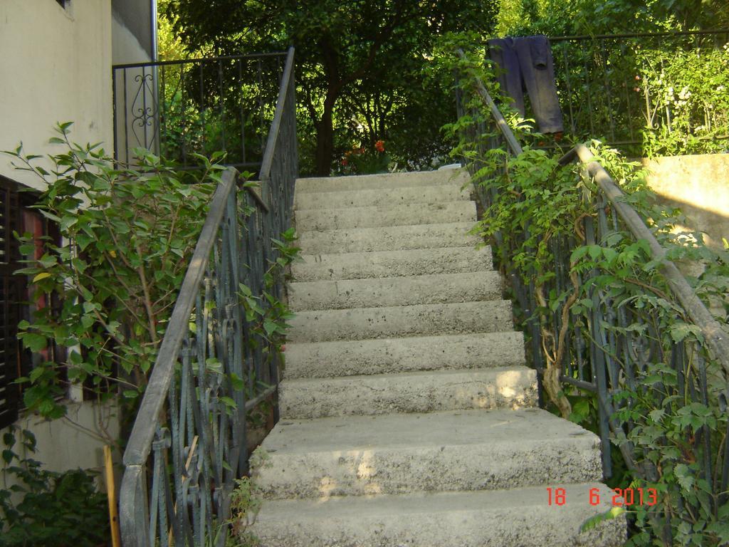Apartments Dobrisa Kotor Exteriör bild